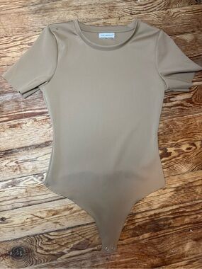 Good American Tan Short-Sleeve One-Piece Bodysuit